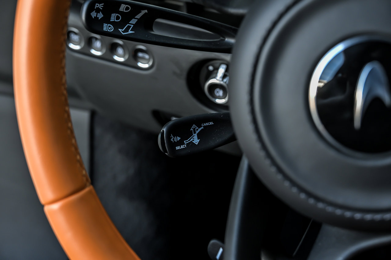Used 2023 McLaren Artura RWD image 24