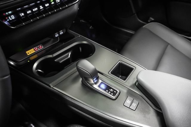 Certified 2025 Lexus UX 300h FWD w/ Accessory Package (Z2) image 17
