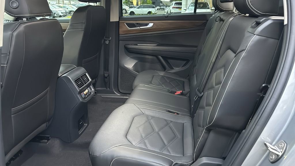 New 2026 Volkswagen Atlas SE FWD image 11