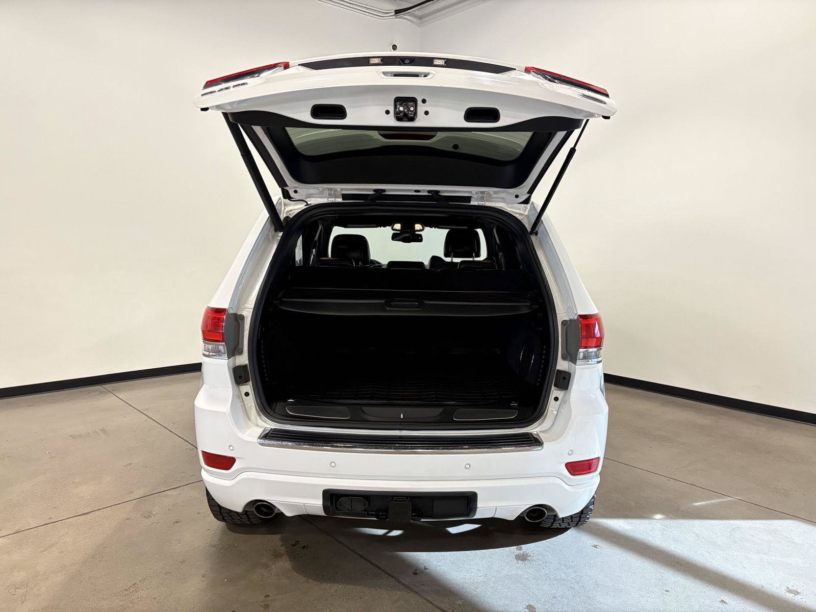 Used 2015 Jeep Grand Cherokee Overland AWD/4WD image 43