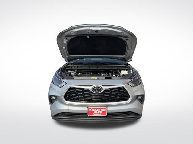 Used 2022 Toyota Highlander LE AWD/4WD image 23