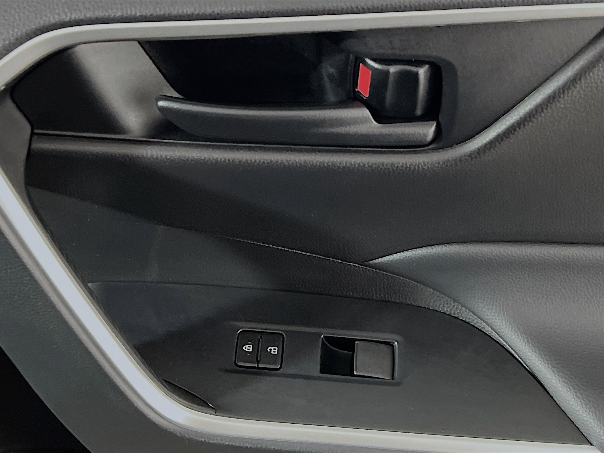 Used 2022 Toyota RAV4 LE image 31