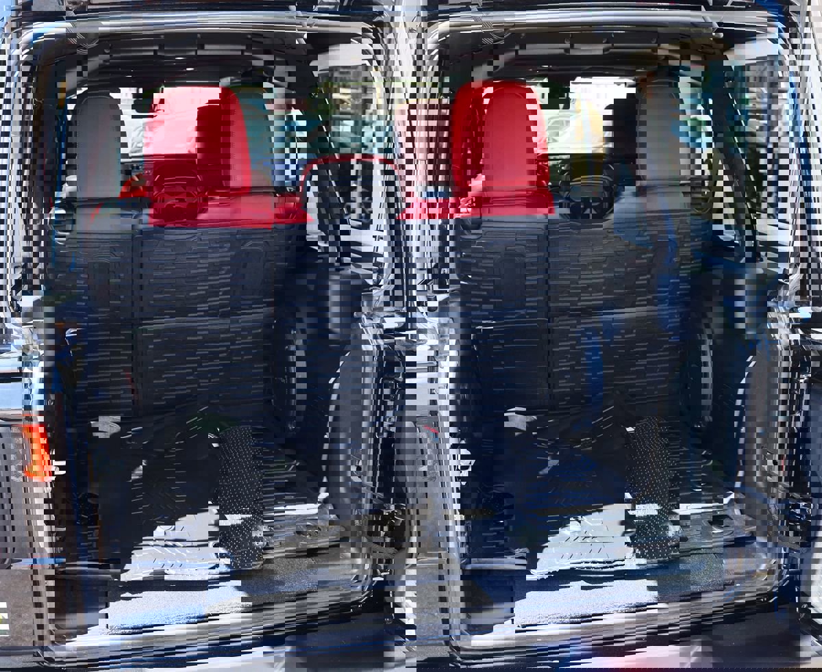 Used 2024 Jeep Wrangler Unlimited Rubicon 392 image 27