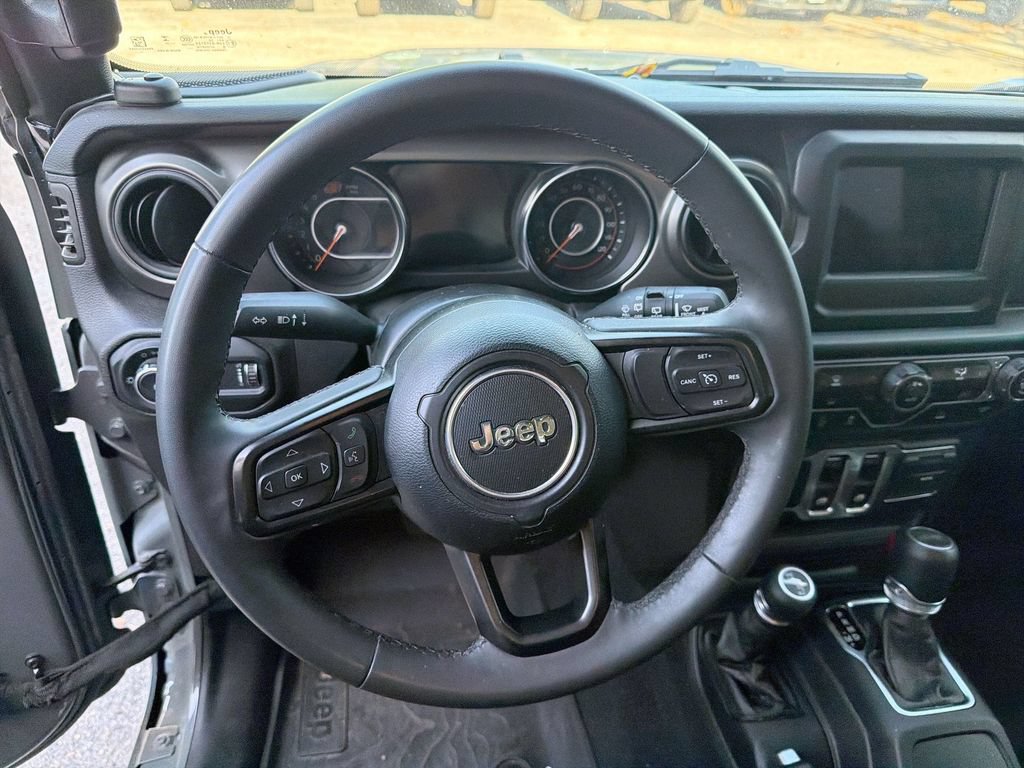Used 2023 Jeep Wrangler Sport AWD/4WD image 3