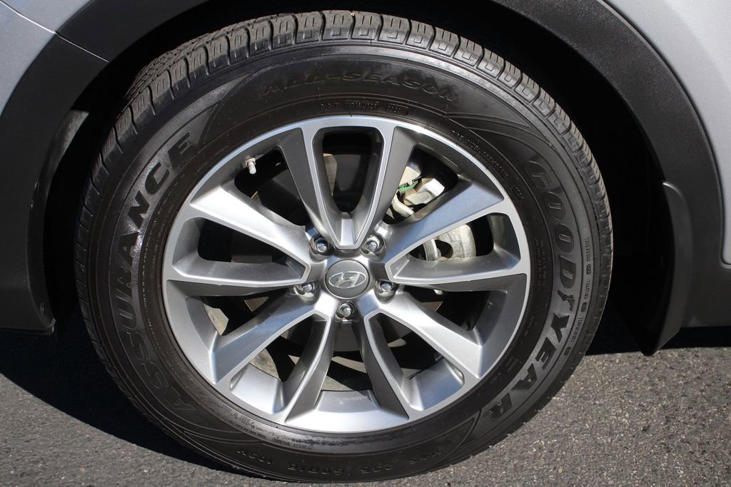 Used 2018 Hyundai Santa Fe SE FWD image 14