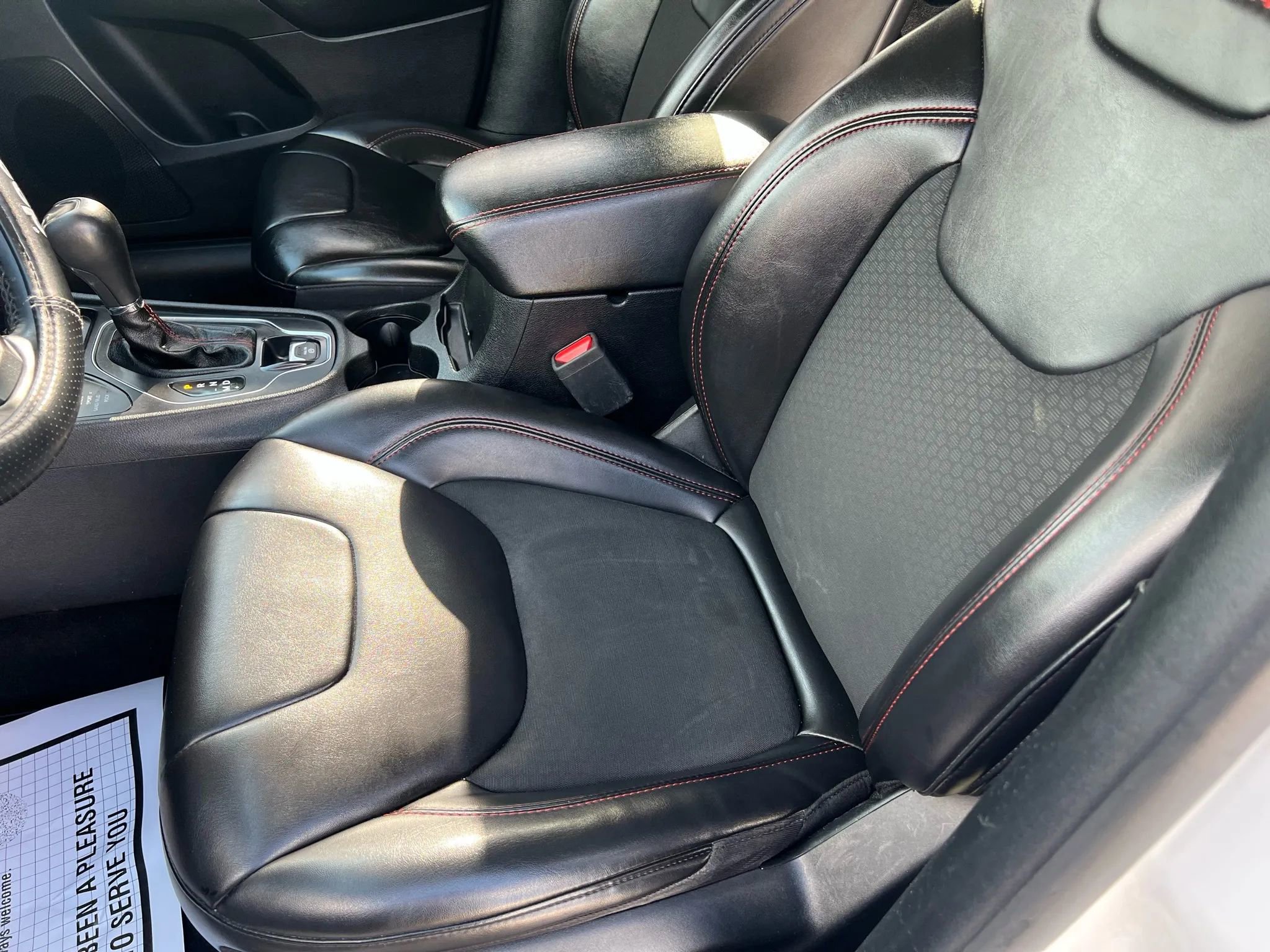 Used 2020 Jeep Cherokee Trailhawk w/ Cold Weather Group image 15