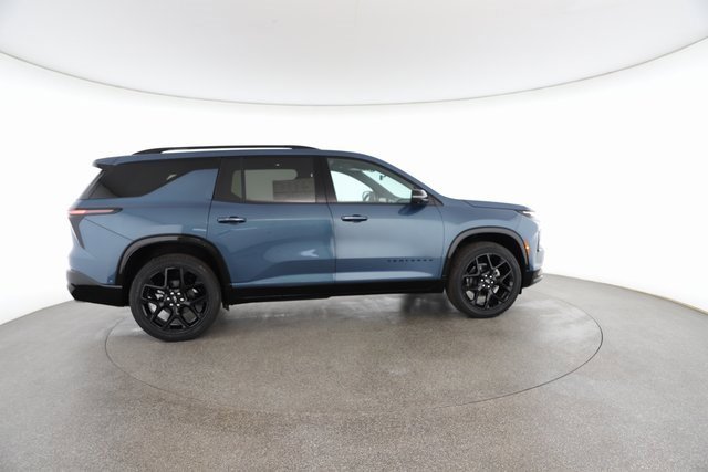 Used 2025 Chevrolet Traverse RS image 21