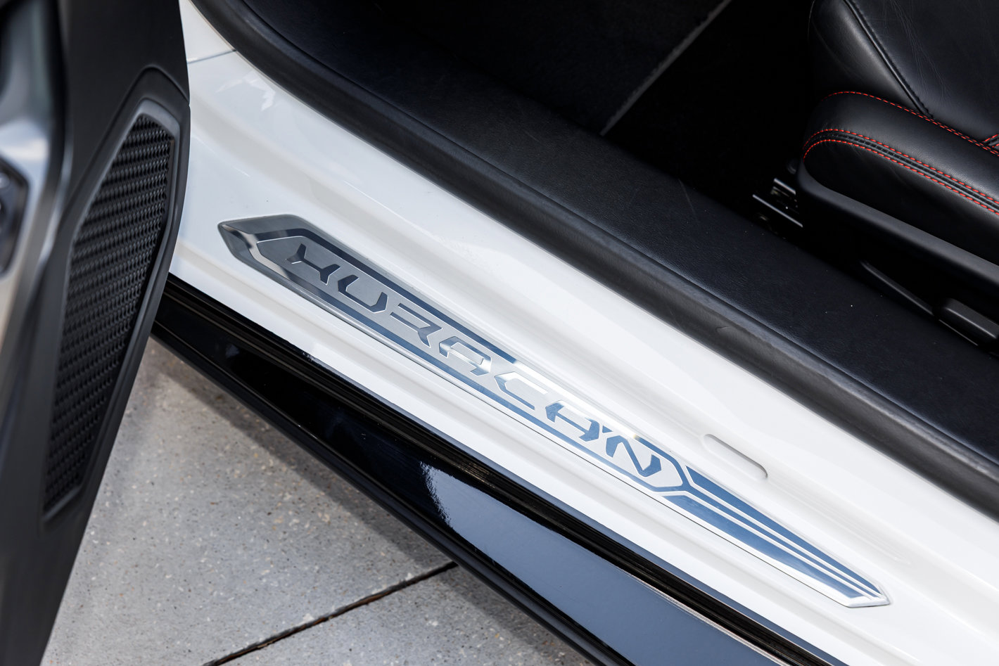 Used 2022 Lamborghini Huracan EVO RWD image 11