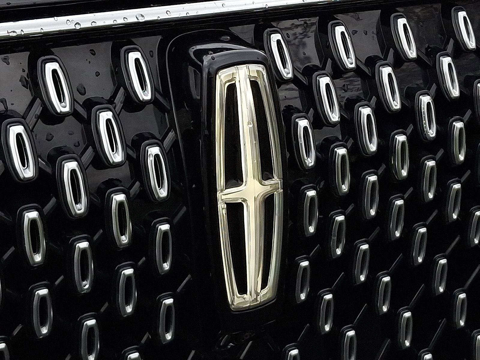 Used 2025 Lincoln Aviator Reserve w/ Equipment Group 201A image 32