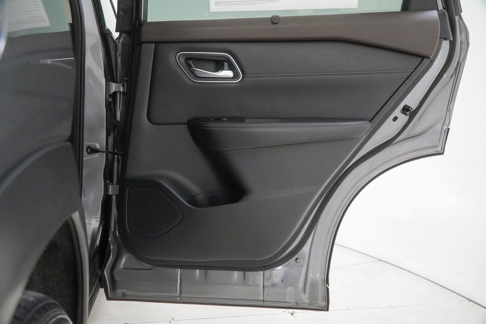 Used 2022 Nissan Rogue Platinum w/ Head-Up Display Package image 40