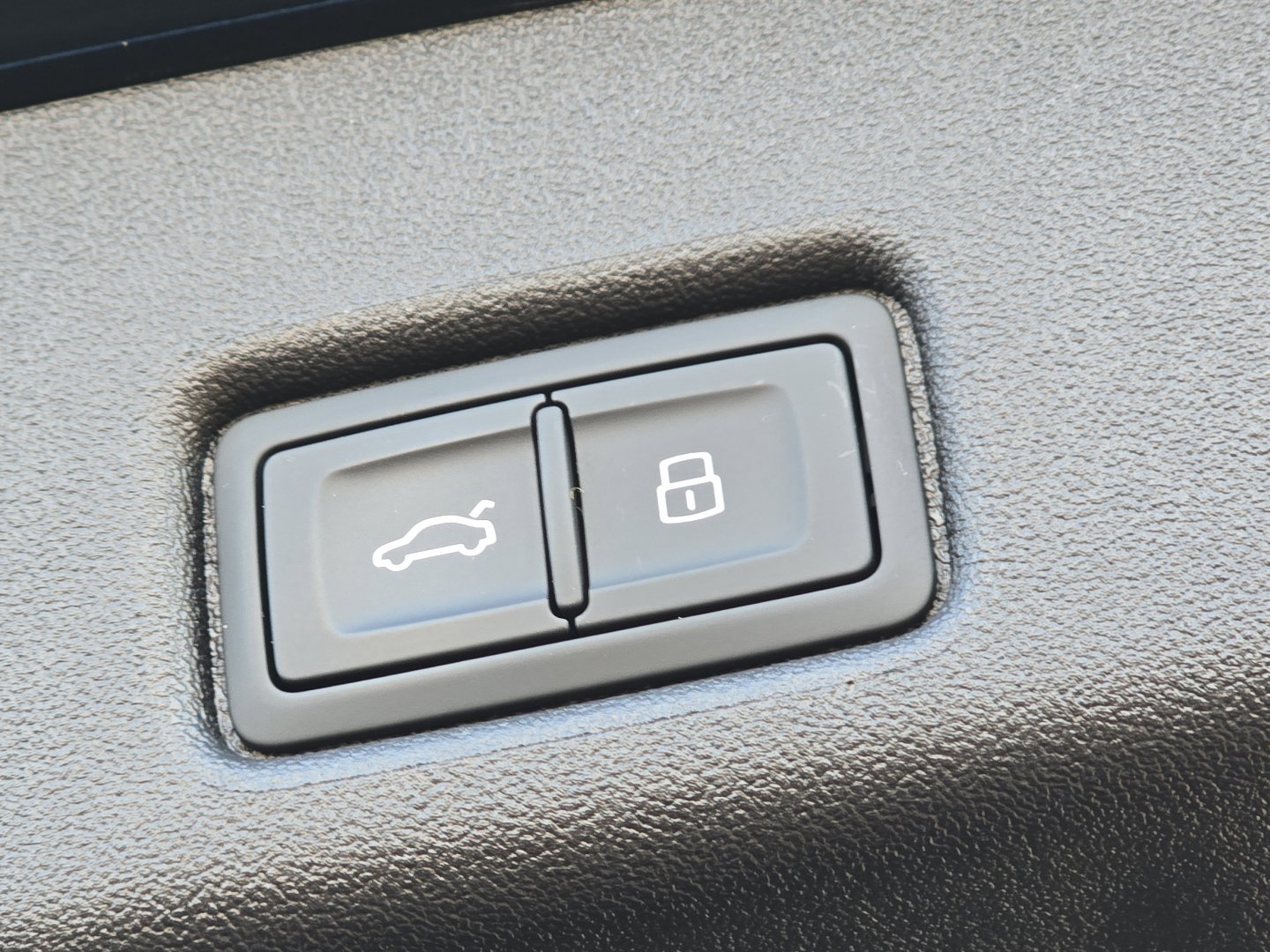 Certified 2025 Audi Q5 Premium w/ Convenience Package image 26