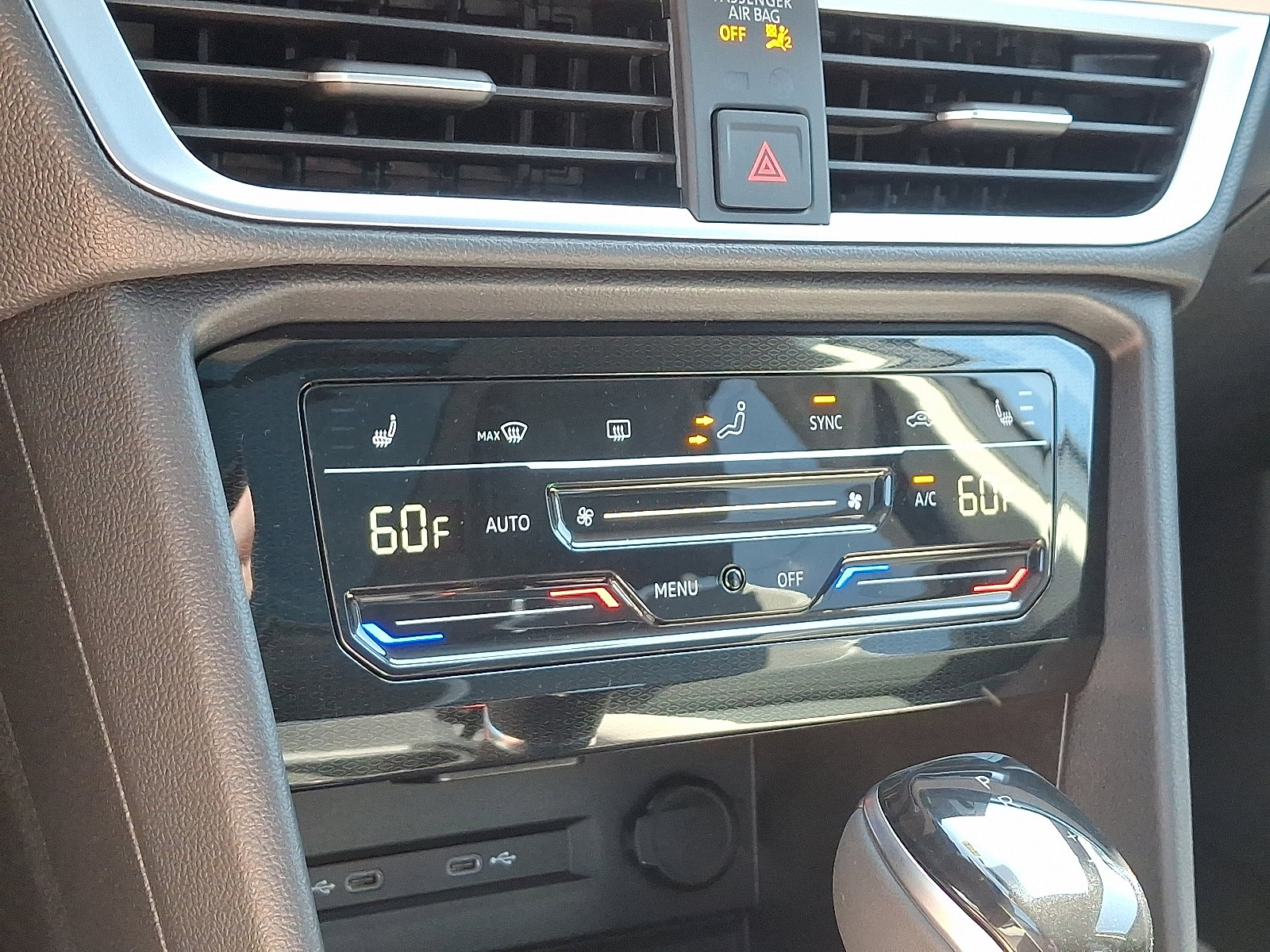 New 2025 Volkswagen Taos SE AWD/4WD image 12