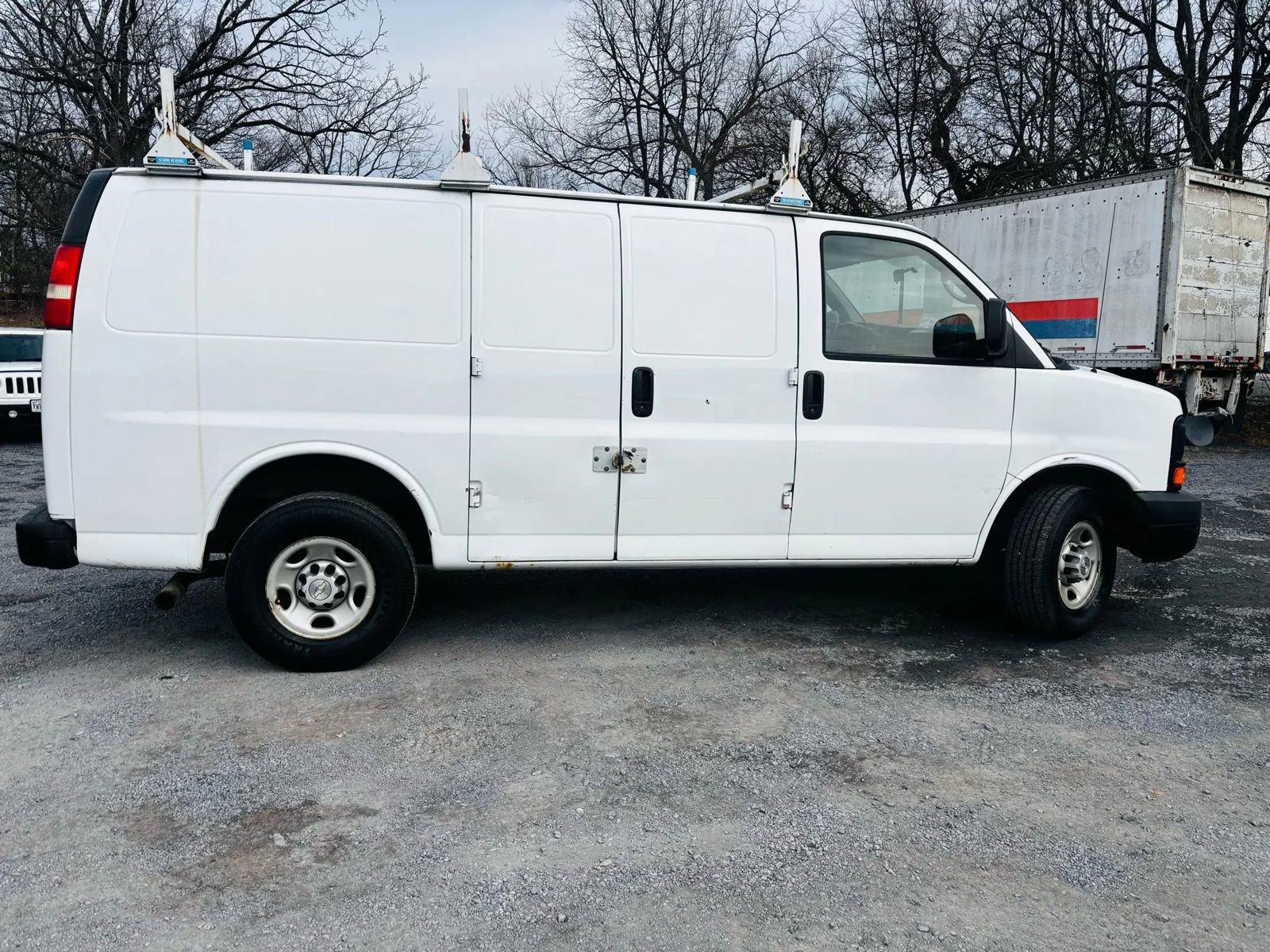 Used 2008 Chevrolet Express 2500 Van 3D image 4