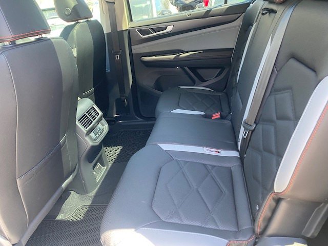 New 2026 Volkswagen Atlas Peak Edition AWD/4WD image 9