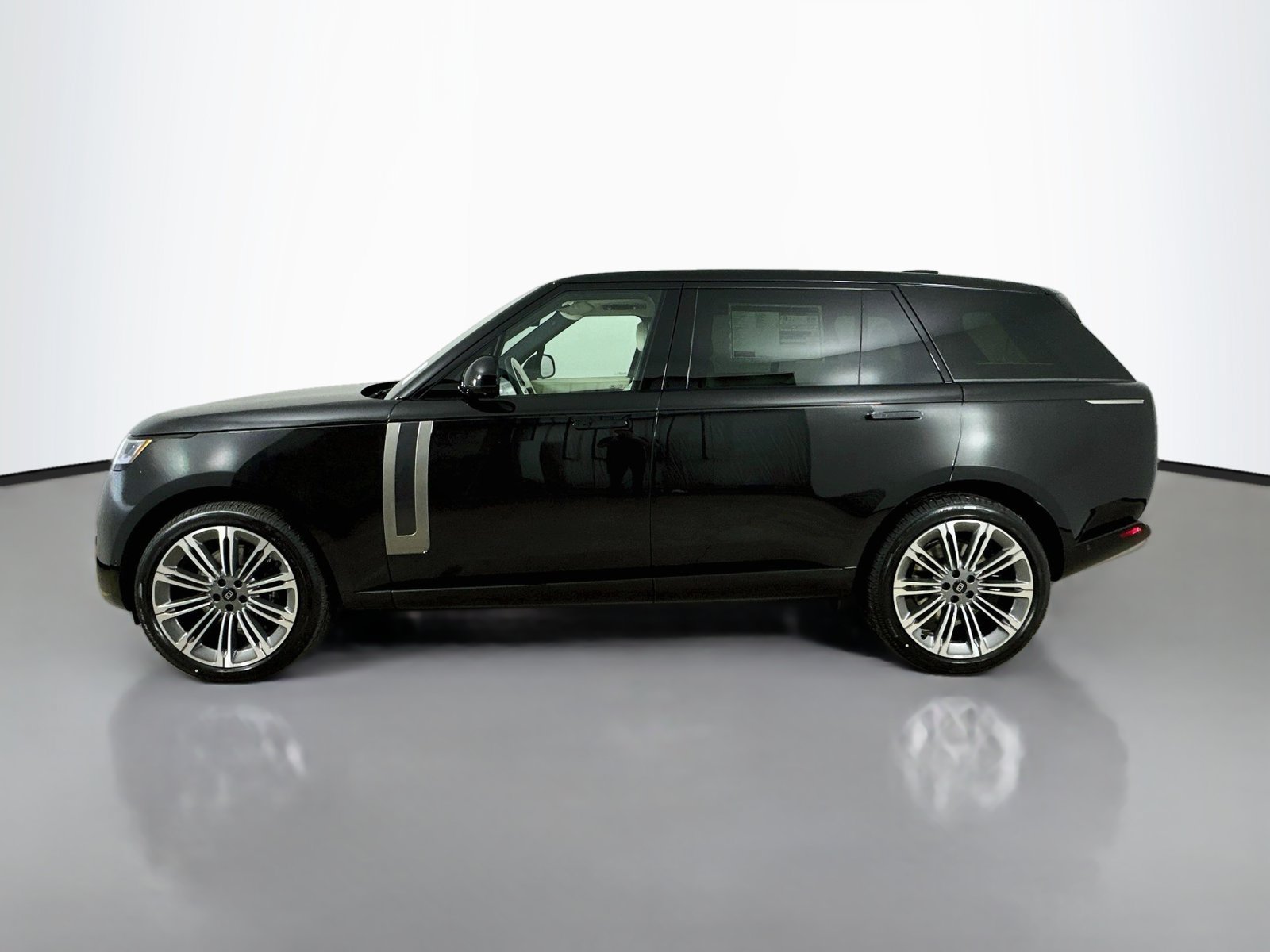 New 2027 Land Rover Range Rover Long Wheelbase SE AWD/4WD image 8