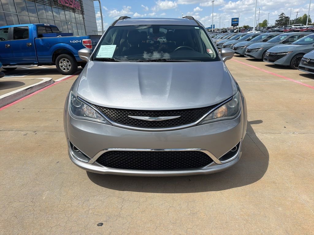 Used 2017 Chrysler Pacifica Touring-L image 8