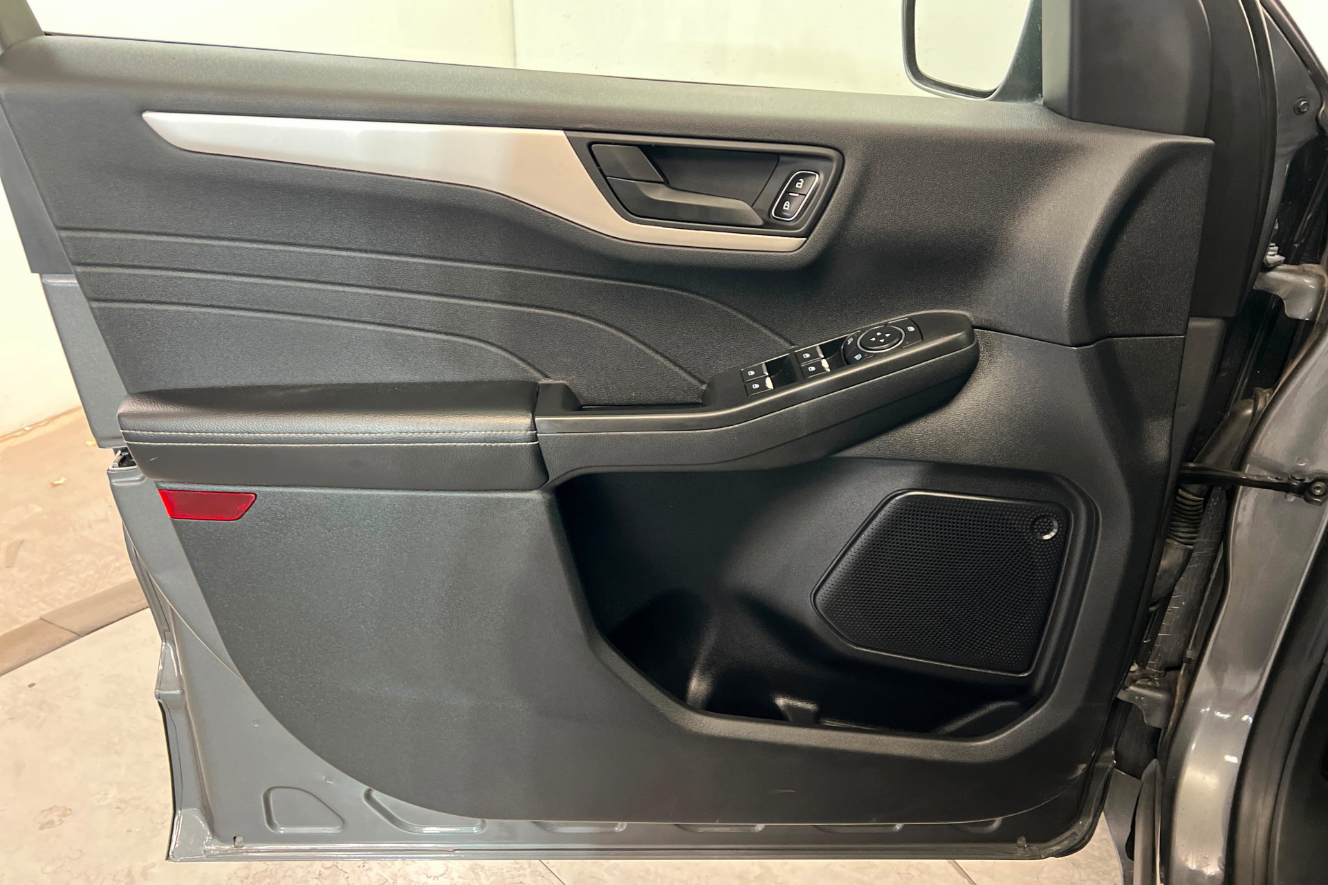 Used 2022 Ford Escape SE w/ Cold Weather Package image 15