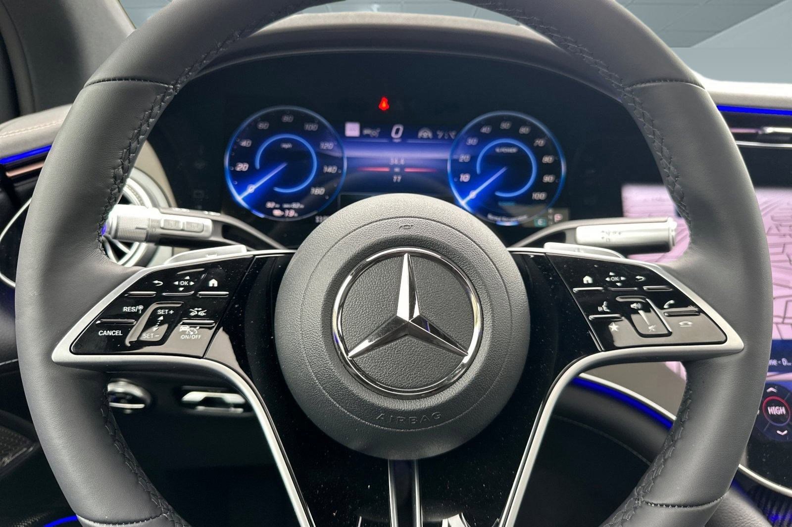New 2026 Mercedes-Benz EQS 550 4MATIC SUV image 16