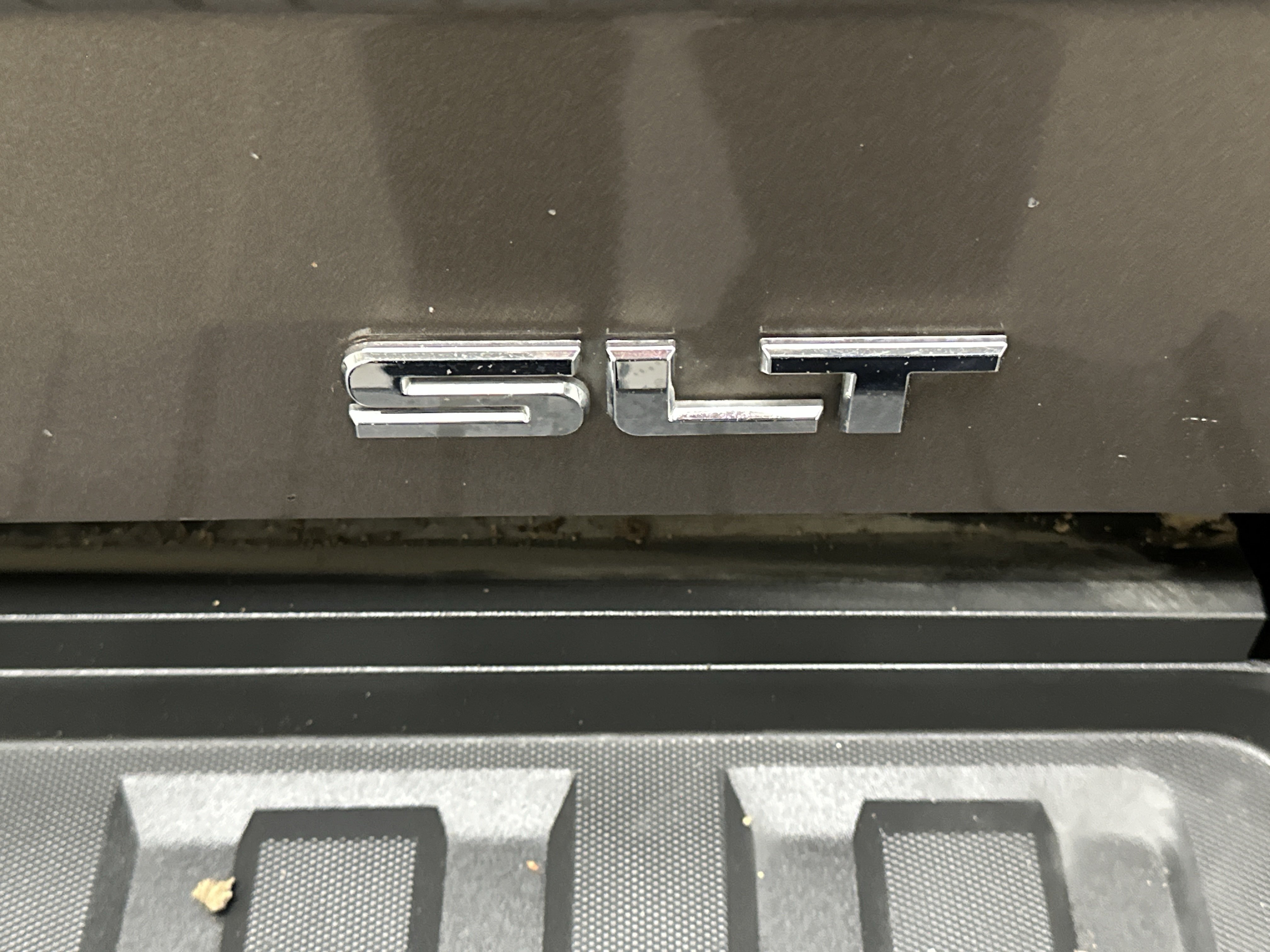 Used 2015 GMC Sierra 2500 SLT AWD/4WD image 13