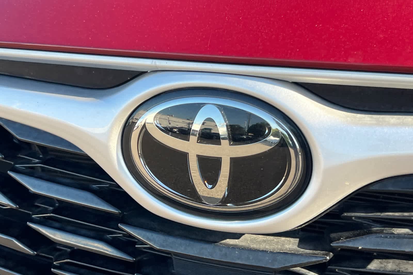 Used 2022 Toyota Highlander XLE AWD/4WD image 13