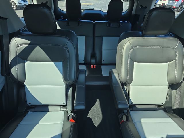Used 2024 Ford Explorer XLT w/ Equipment Group 202A AWD/4WD image 18