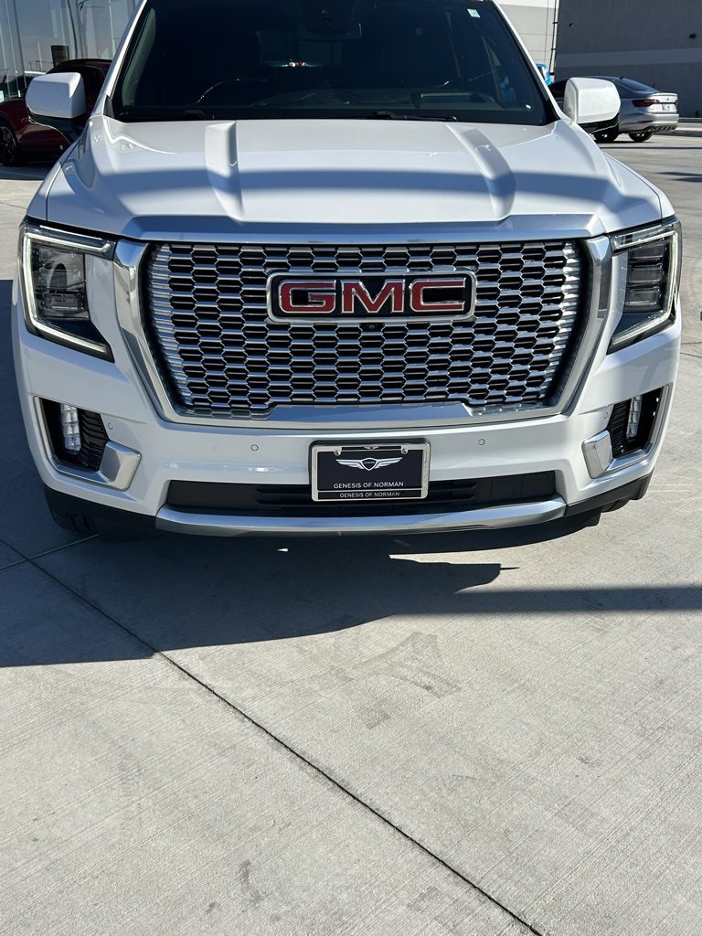 Used 2023 GMC Yukon Denali image 2