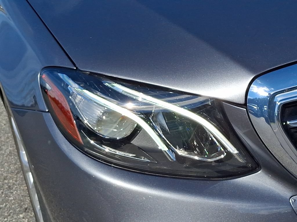 Used 2019 Mercedes-Benz E 300 4MATIC image 9
