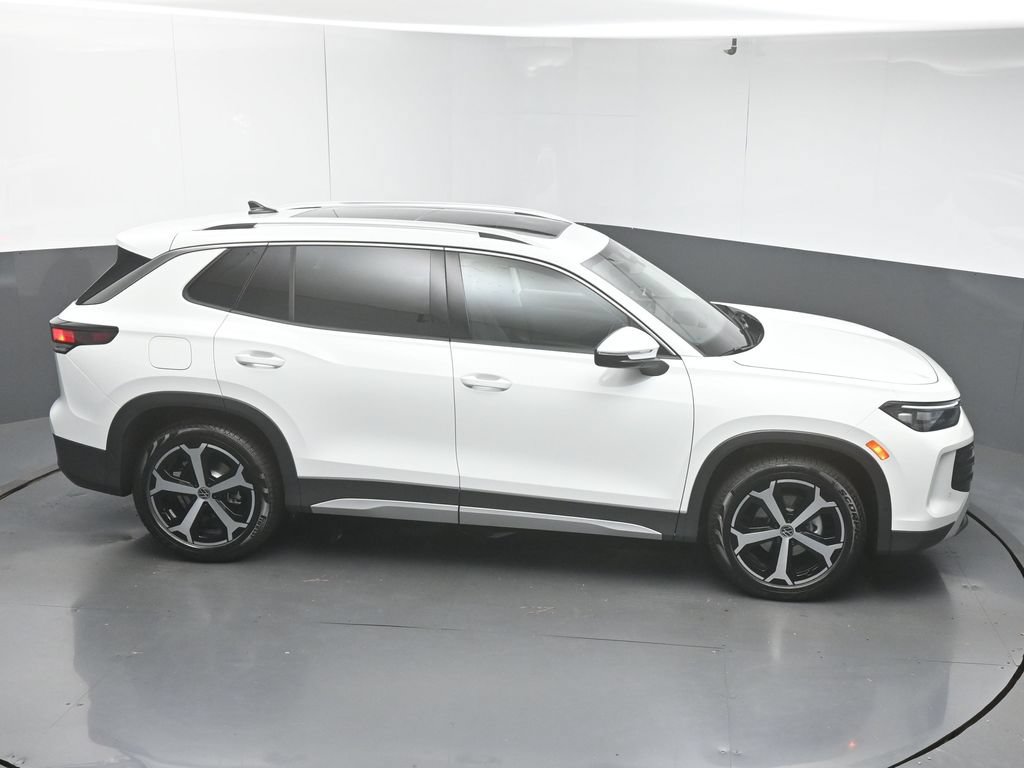 New 2026 Volkswagen Tiguan SE FWD image 50