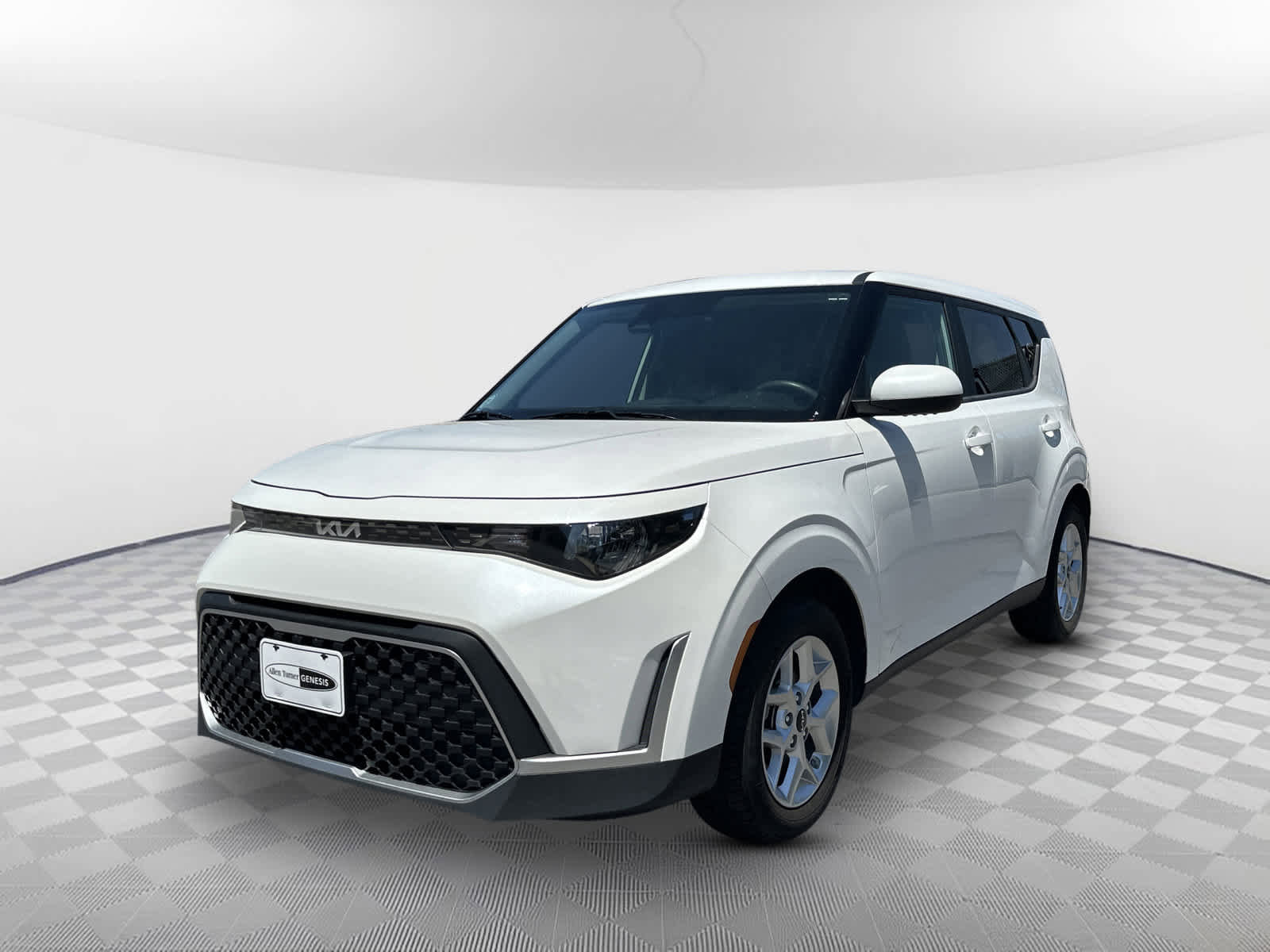 Used 2023 Kia Soul LX w/ LX Technology Package FWD image 3