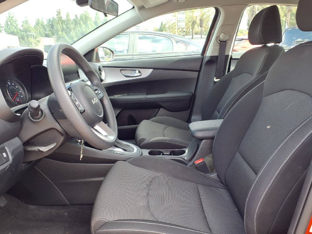 Certified 2022 Kia Forte LXS FWD image 9