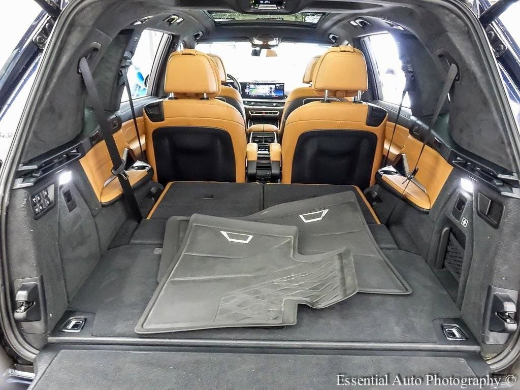 Used 2023 BMW X7 xDrive40i w/ M Sport Package image 28