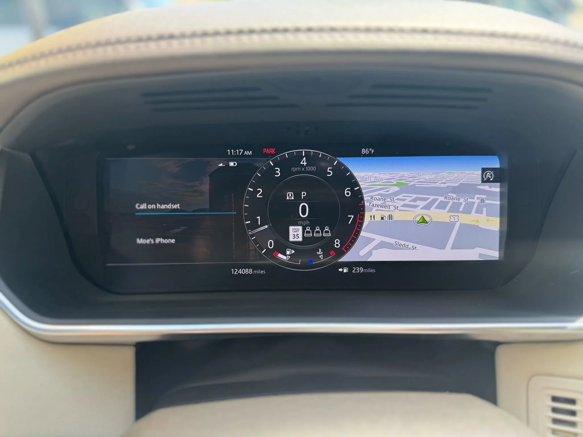 Used 2019 Land Rover Range Rover HSE image 21