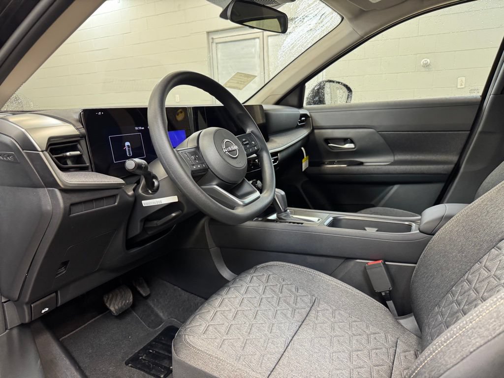 Used 2026 Nissan Kicks SV AWD/4WD image 12