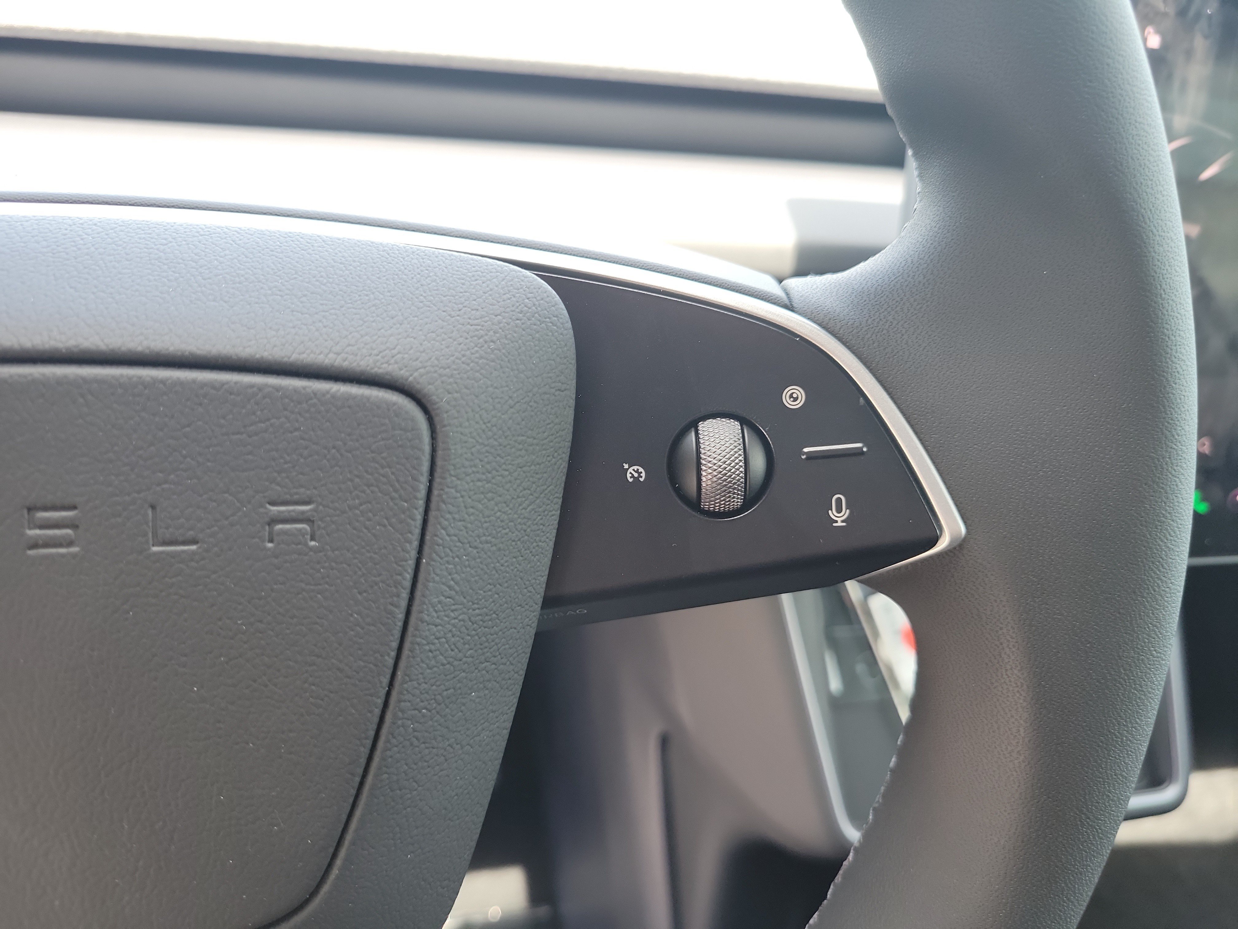 Used 2026 Tesla Model Y 2WD image 28