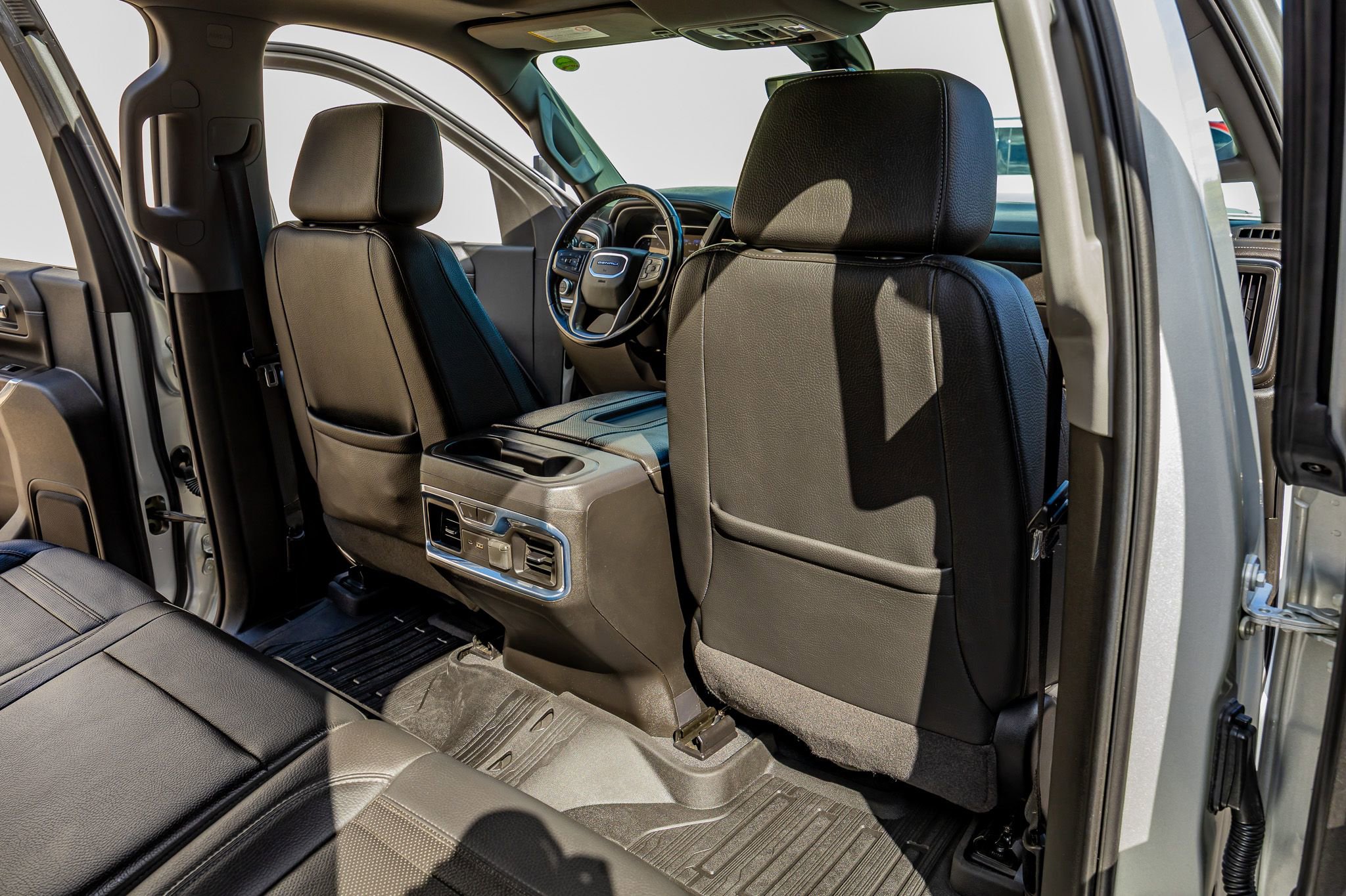 Used 2020 GMC Sierra 3500 Denali w/ Denali Ultimate Package image 32