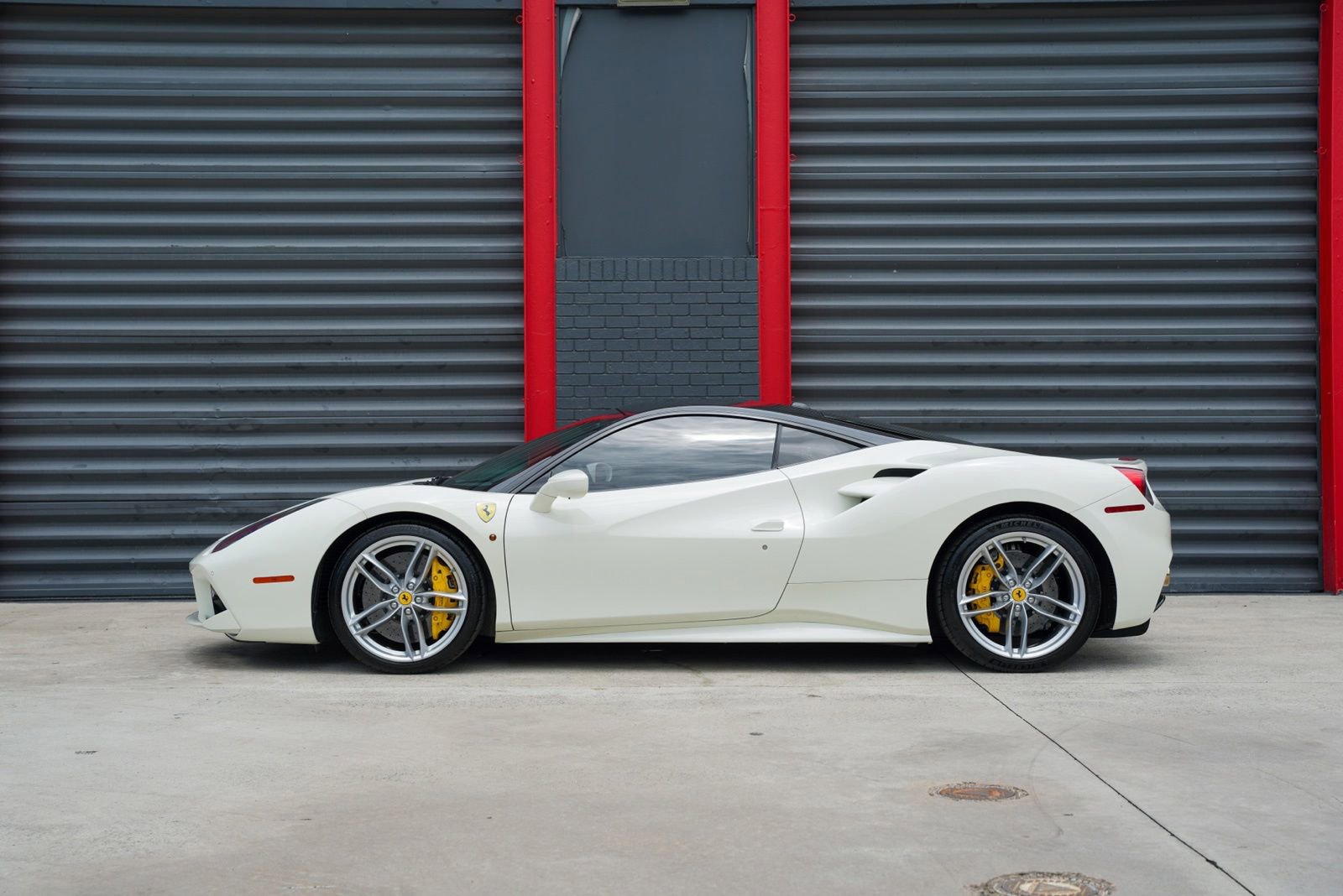 Used 2016 Ferrari 488 GTB RWD image 22