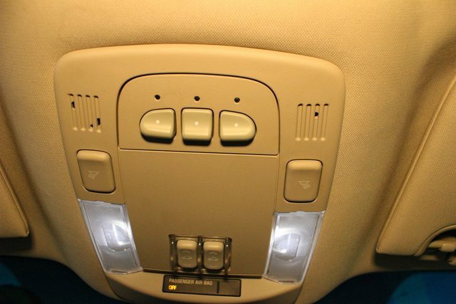 Used 2010 Cadillac DTS Premium image 24