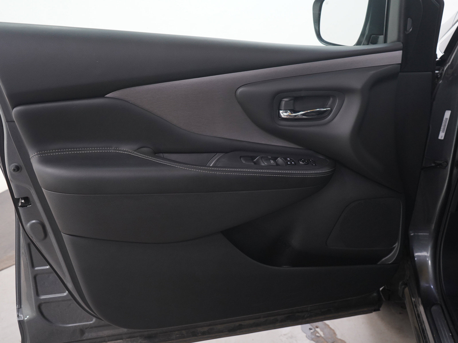 Used 2020 Nissan Murano SV AWD/4WD image 19