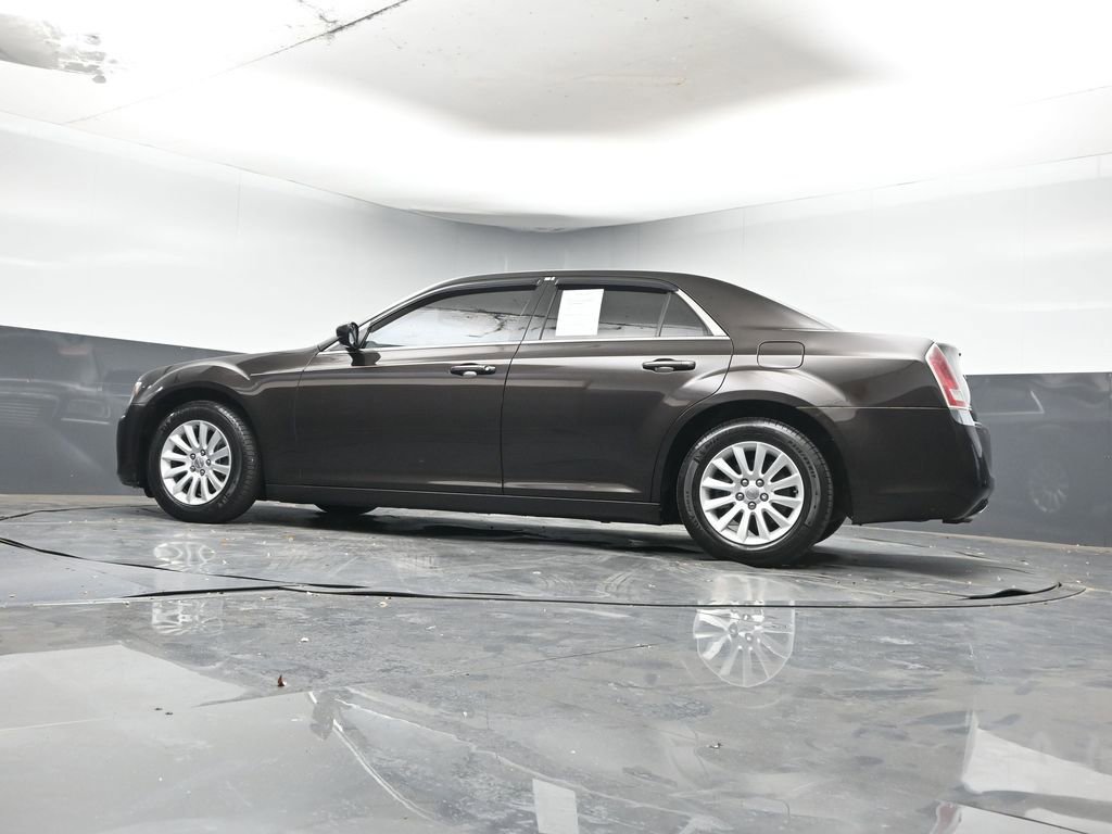 Used 2013 Chrysler 300 Base image 26