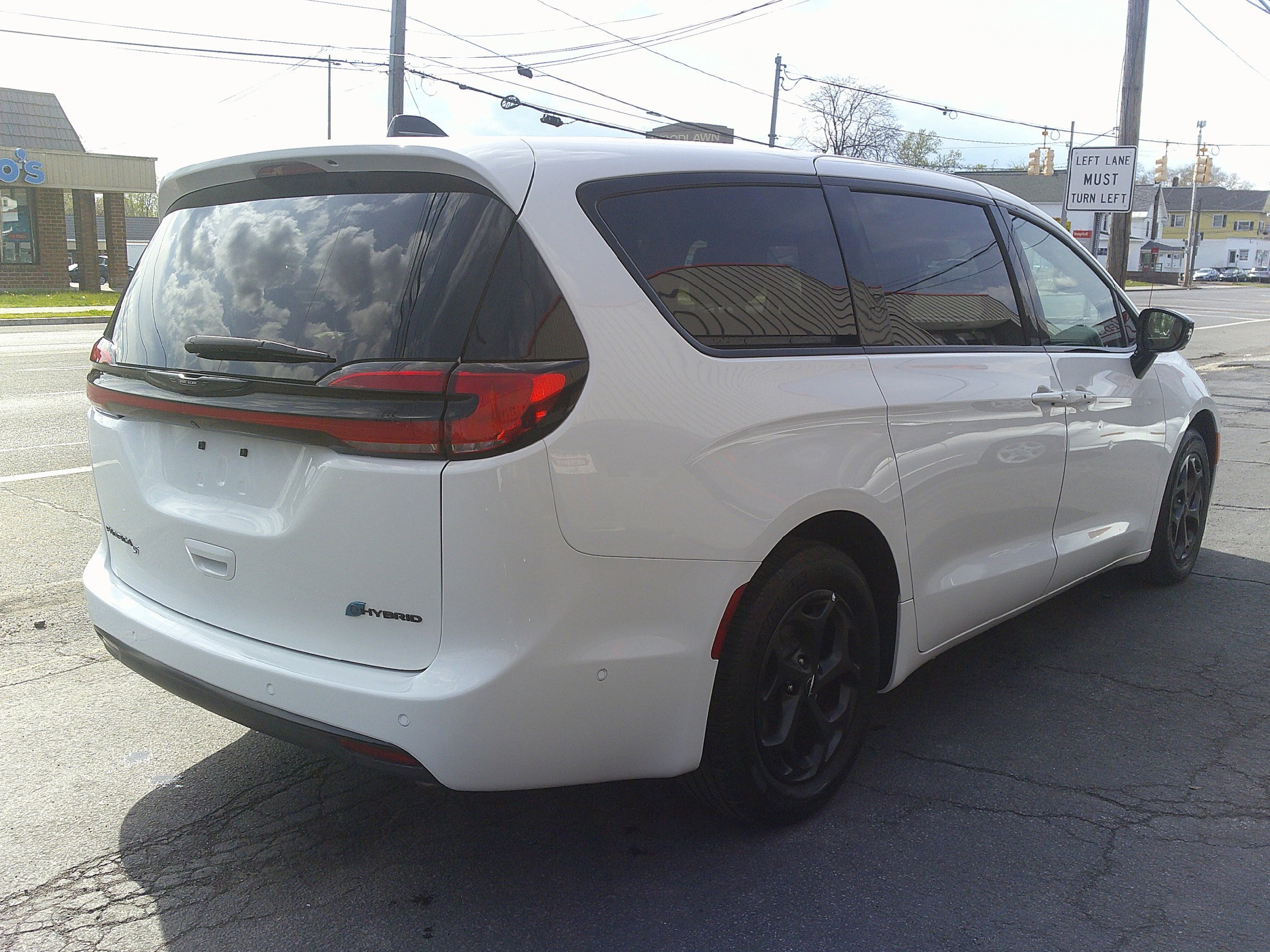 Used 2024 Chrysler Pacifica Limited FWD image 5