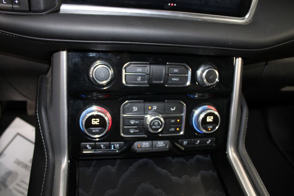 Used 2024 GMC Yukon XL Denali image 34