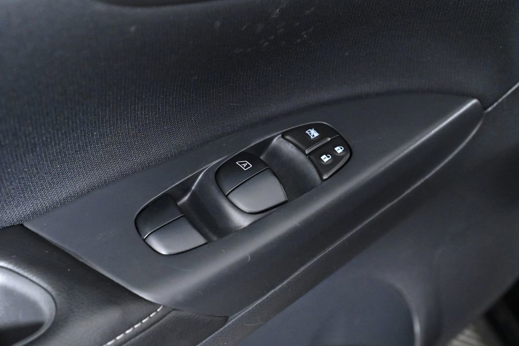 Used 2016 Nissan Sentra S image 20