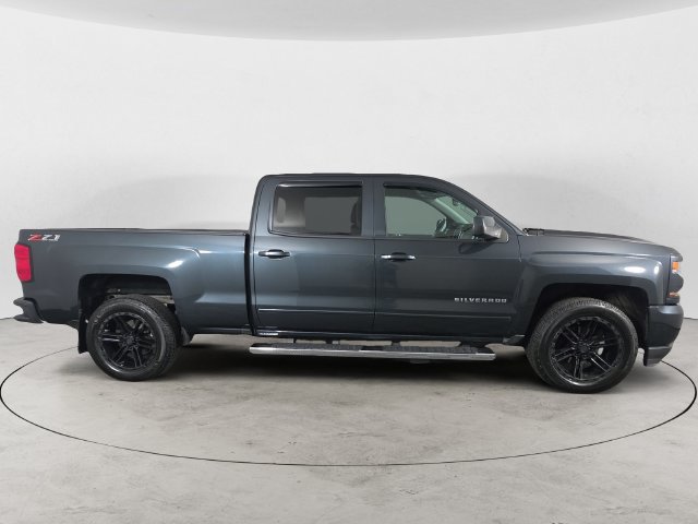 Used 2018 Chevrolet Silverado 1500 LT w/ All Star Edition AWD/4WD image 4