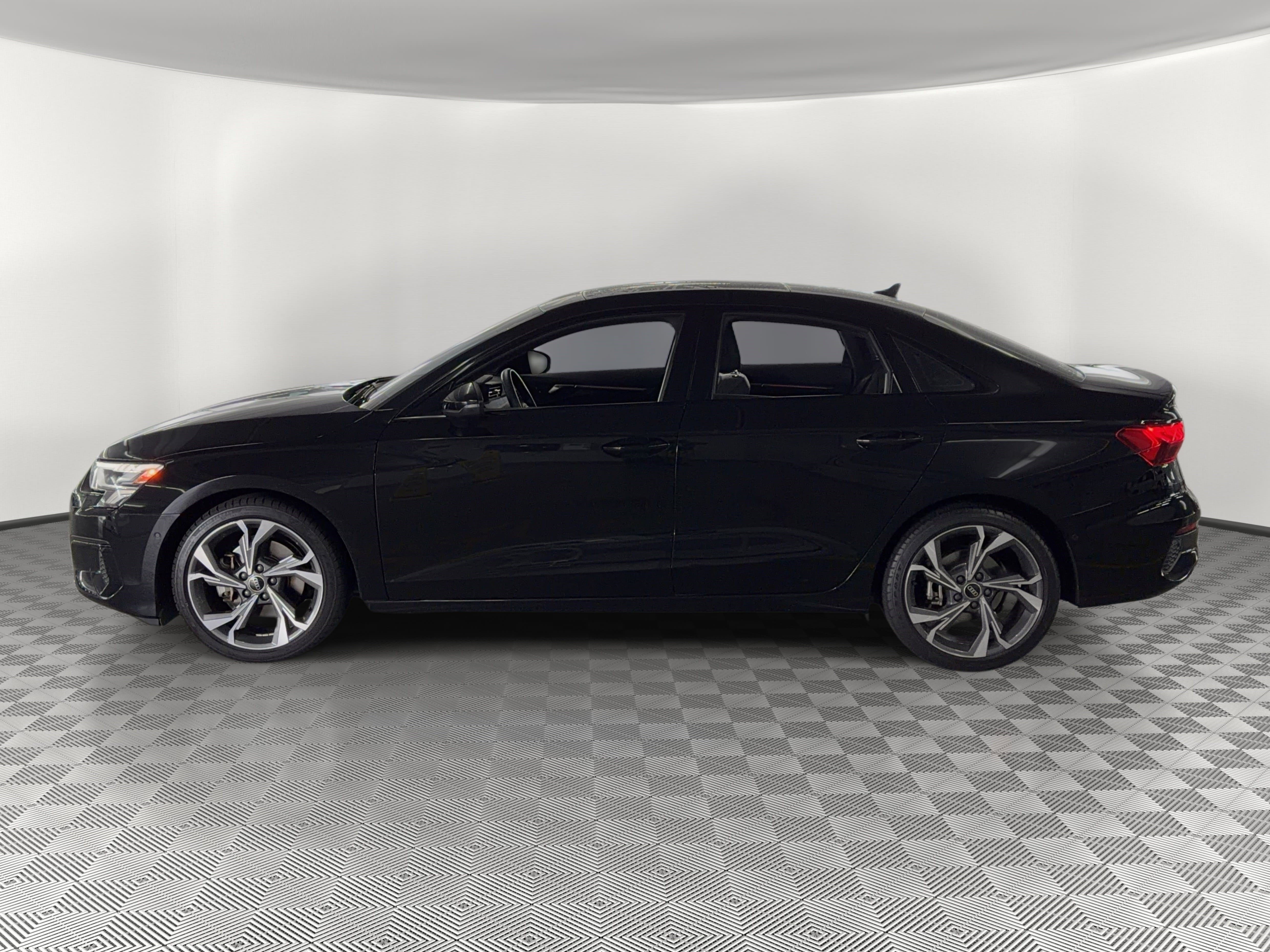 Used 2023 Audi A3 2.0T Premium Plus w/ Premium Plus Package image 2