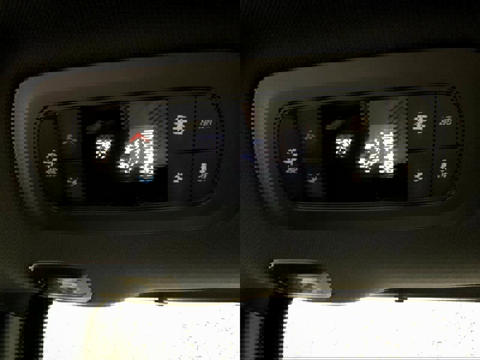 Used 2025 Chrysler Pacifica Limited image 29