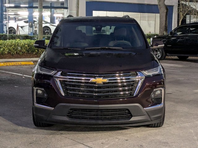 Used 2023 Chevrolet Traverse LT image 2