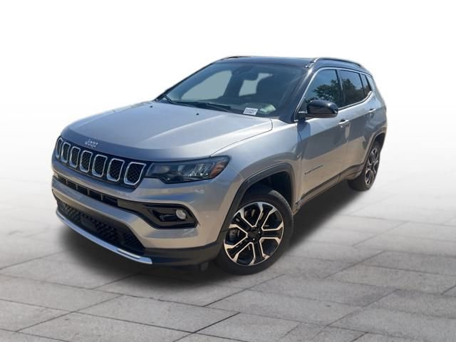 Used 2023 Jeep Compass Limited image 3