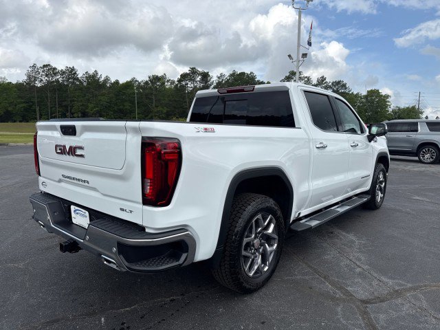 New 2026 GMC Sierra 1500 SLT image 3