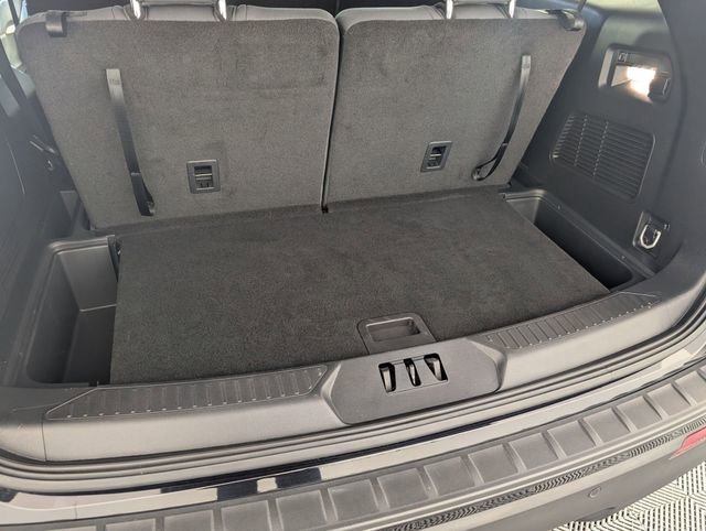 Used 2025 Ford Explorer Active image 32