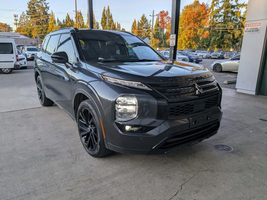 Used 2025 Mitsubishi Outlander SEL Black Edition